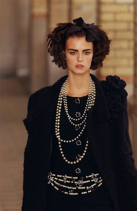 Fall Fashion 2001: Chanel Video 